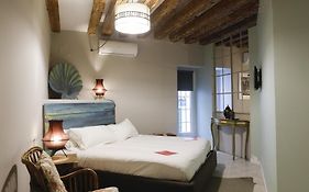 Classy & Cozy By The Acquario By Wonderful Italy